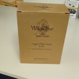 Demdaco Willow Tree Angel of the Heart (small)